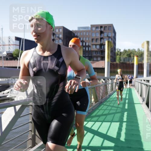 09.08.2026 - GEWOBA Citytriathlon Bremen Yannick Fuchs http://msf.ph/oto/9932314 09.08.2026 10:22:49 Schwimmen 1, 25, 39, 83, 173, 413, 439, 473, 476, 480, 494, 513 meine-sportfotos.de