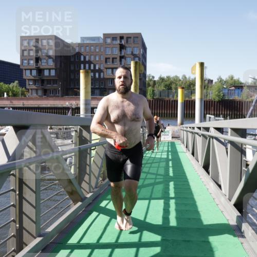 09.08.2026 - GEWOBA Citytriathlon Bremen Yannick Fuchs http://msf.ph/oto/9932371 09.08.2026 10:23:11 Schwimmen 63, 455, 471, 509, 527 meine-sportfotos.de
