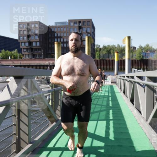 09.08.2026 - GEWOBA Citytriathlon Bremen Yannick Fuchs http://msf.ph/oto/9932373 09.08.2026 10:23:11 Schwimmen 63, 455, 471, 509, 527 meine-sportfotos.de