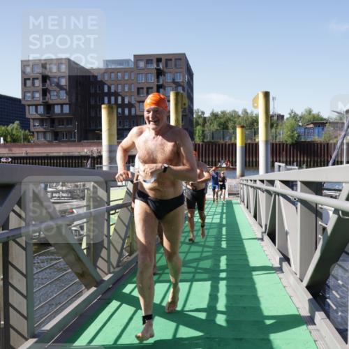 09.08.2026 - GEWOBA Citytriathlon Bremen Yannick Fuchs http://msf.ph/oto/9932400 09.08.2026 10:23:26 Schwimmen 243, 420, 423, 436, 530 meine-sportfotos.de