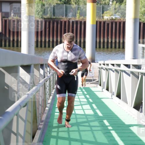 09.08.2026 - GEWOBA Citytriathlon Bremen Yannick Fuchs http://msf.ph/oto/9932447 09.08.2026 10:24:00 Schwimmen 131, 215, 425, 451, 521 meine-sportfotos.de