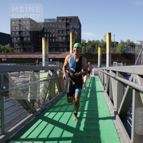 09.08.2026 - GEWOBA Citytriathlon Bremen Yannick Fuchs http://msf.ph/oto/9932600 09.08.2026 10:25:00 Schwimmen 3, 17, 37, 89, 99, 109, 119, 123, 175, 177, 235, 434, 491, 512 meine-sportfotos.de