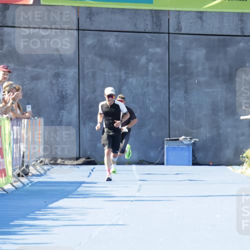 09.08.2026 - GEWOBA Citytriathlon Bremen Yannick Fuchs http://msf.ph/oto/9932601 09.08.2026 11:16:11 Ziel  meine-sportfotos.de