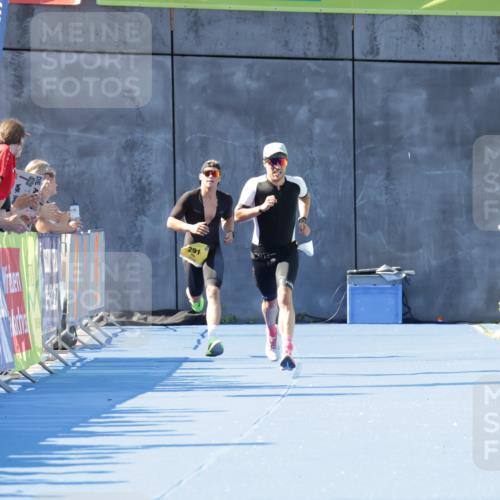 09.08.2026 - GEWOBA Citytriathlon Bremen Yannick Fuchs http://msf.ph/oto/9932604 09.08.2026 11:16:12 Ziel  meine-sportfotos.de