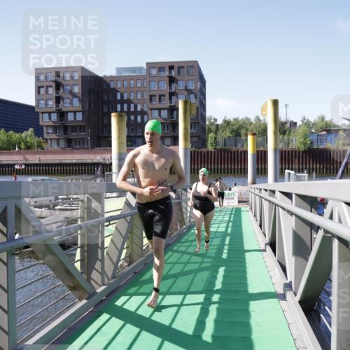 09.08.2026 - GEWOBA Citytriathlon Bremen Yannick Fuchs http://msf.ph/oto/9932611 09.08.2026 10:25:03 Schwimmen 3, 17, 37, 89, 99, 119, 123, 175, 177, 434, 491 meine-sportfotos.de