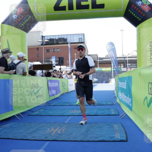 09.08.2026 - GEWOBA Citytriathlon Bremen Yannick Fuchs http://msf.ph/oto/9932630 09.08.2026 11:16:20 Ziel 291, 348 meine-sportfotos.de