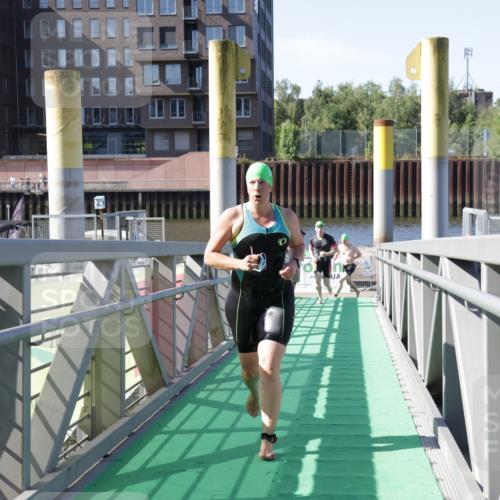09.08.2026 - GEWOBA Citytriathlon Bremen Yannick Fuchs http://msf.ph/oto/9932632 09.08.2026 10:25:11 Schwimmen 3, 37, 41, 89, 99, 107, 119, 123, 163, 175, 434 meine-sportfotos.de