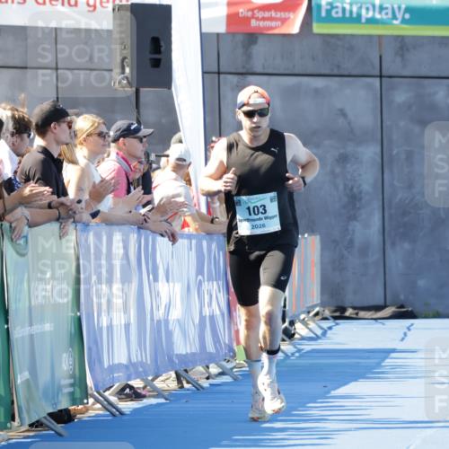 09.08.2026 - GEWOBA Citytriathlon Bremen Yannick Fuchs http://msf.ph/oto/9932655 09.08.2026 11:16:27 Ziel 103 meine-sportfotos.de