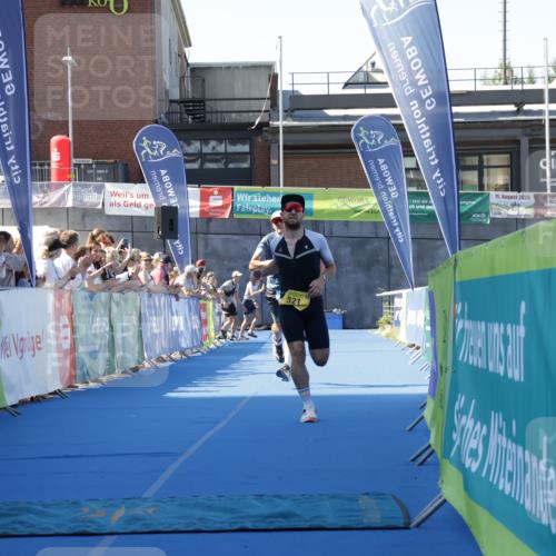 09.08.2026 - GEWOBA Citytriathlon Bremen Yannick Fuchs http://msf.ph/oto/9932689 09.08.2026 11:16:47 Ziel 131, 321 meine-sportfotos.de