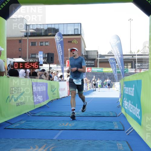 09.08.2026 - GEWOBA Citytriathlon Bremen Yannick Fuchs http://msf.ph/oto/9932712 09.08.2026 11:16:50 Ziel 131, 249, 321 meine-sportfotos.de
