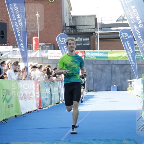 09.08.2026 - GEWOBA Citytriathlon Bremen Yannick Fuchs http://msf.ph/oto/9932749 09.08.2026 11:16:58 Ziel 125, 249, 296 meine-sportfotos.de