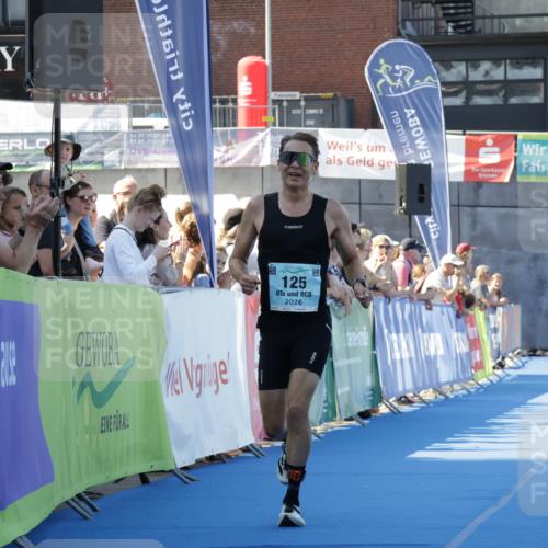 09.08.2026 - GEWOBA Citytriathlon Bremen Yannick Fuchs http://msf.ph/oto/9932771 09.08.2026 11:17:01 Ziel 125, 296 meine-sportfotos.de