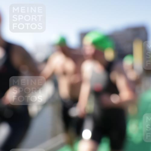 09.08.2026 - GEWOBA Citytriathlon Bremen Yannick Fuchs http://msf.ph/oto/9932823 09.08.2026 10:26:17 Schwimmen 13, 27, 31, 85, 93, 111, 135, 139, 205, 223, 233, 469, 499 meine-sportfotos.de