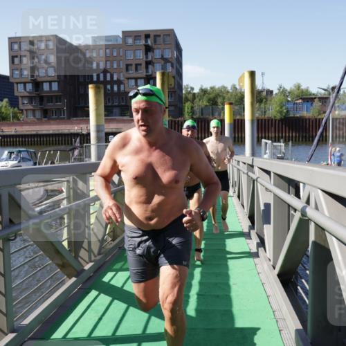 09.08.2026 - GEWOBA Citytriathlon Bremen Yannick Fuchs http://msf.ph/oto/9932871 09.08.2026 10:26:55 Schwimmen 9, 19, 33, 49, 53, 71, 117, 127, 155, 411 meine-sportfotos.de