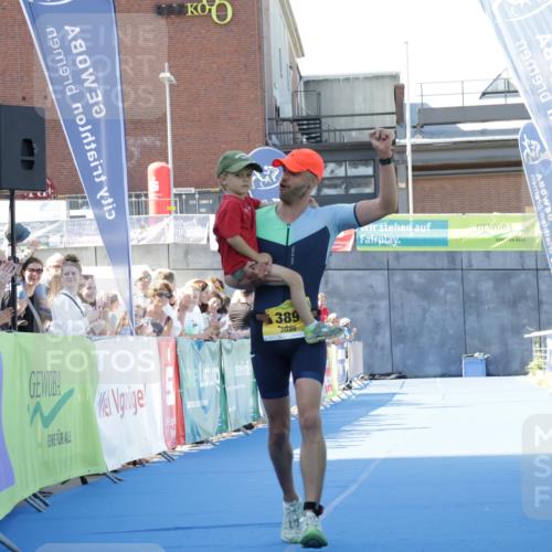 09.08.2026 - GEWOBA Citytriathlon Bremen Yannick Fuchs http://msf.ph/oto/9932875 09.08.2026 11:17:57 Ziel 315, 389 meine-sportfotos.de