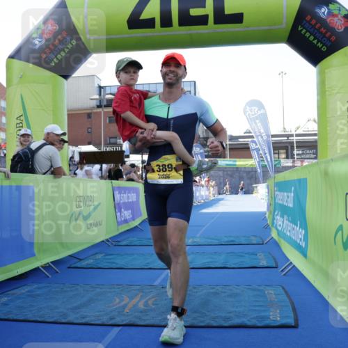 09.08.2026 - GEWOBA Citytriathlon Bremen Yannick Fuchs http://msf.ph/oto/9932900 09.08.2026 11:18:00 Ziel 315, 389 meine-sportfotos.de