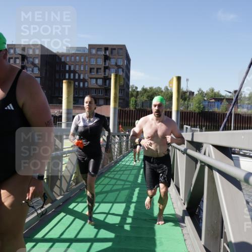 09.08.2026 - GEWOBA Citytriathlon Bremen Yannick Fuchs http://msf.ph/oto/9932926 09.08.2026 10:27:24 Schwimmen 11, 75, 77, 101, 149, 185, 199, 227, 247, 524 meine-sportfotos.de