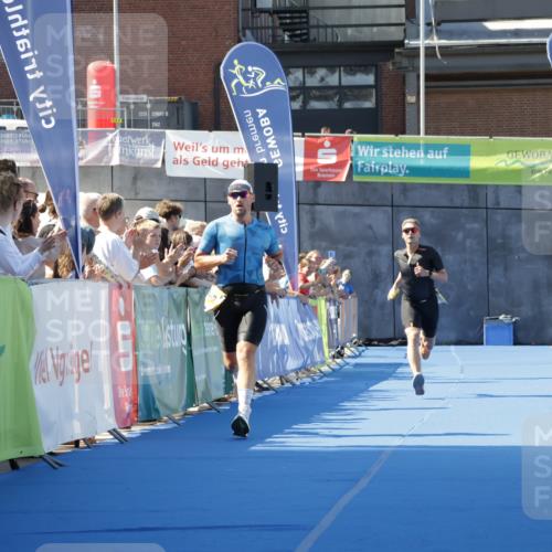 09.08.2026 - GEWOBA Citytriathlon Bremen Yannick Fuchs http://msf.ph/oto/9932989 09.08.2026 11:19:28 Ziel 402, 519 meine-sportfotos.de