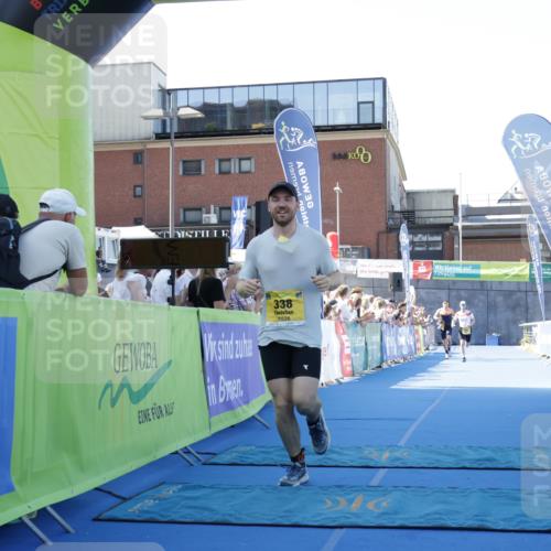 09.08.2026 - GEWOBA Citytriathlon Bremen Yannick Fuchs http://msf.ph/oto/9933027 09.08.2026 11:20:10 Ziel 338, 345 meine-sportfotos.de