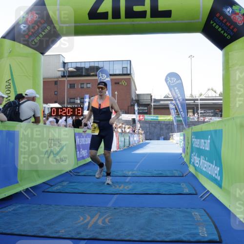 09.08.2026 - GEWOBA Citytriathlon Bremen Yannick Fuchs http://msf.ph/oto/9933059 09.08.2026 11:20:17 Ziel 323, 345 meine-sportfotos.de