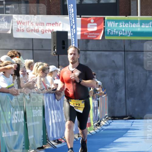 09.08.2026 - GEWOBA Citytriathlon Bremen Yannick Fuchs http://msf.ph/oto/9933138 09.08.2026 11:20:53 Ziel 372 meine-sportfotos.de