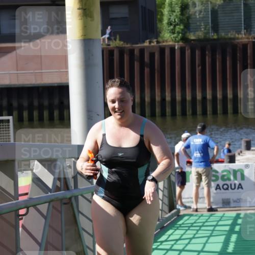 09.08.2026 - GEWOBA Citytriathlon Bremen Yannick Fuchs http://msf.ph/oto/9933139 09.08.2026 10:32:18 Schwimmen 450 meine-sportfotos.de