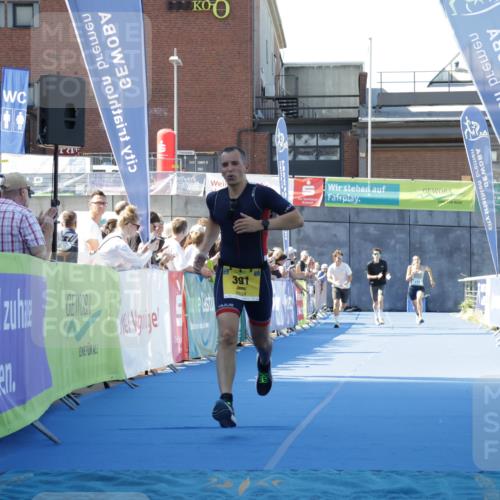 09.08.2026 - GEWOBA Citytriathlon Bremen Yannick Fuchs http://msf.ph/oto/9933151 09.08.2026 11:21:02 Ziel 177, 391 meine-sportfotos.de