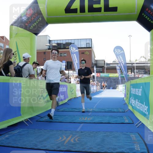 09.08.2026 - GEWOBA Citytriathlon Bremen Yannick Fuchs http://msf.ph/oto/9933170 09.08.2026 11:21:08 Ziel 177 meine-sportfotos.de
