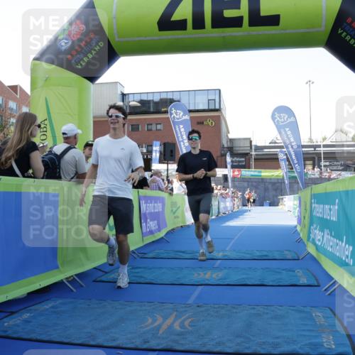 09.08.2026 - GEWOBA Citytriathlon Bremen Yannick Fuchs http://msf.ph/oto/9933171 09.08.2026 11:21:08 Ziel 177 meine-sportfotos.de
