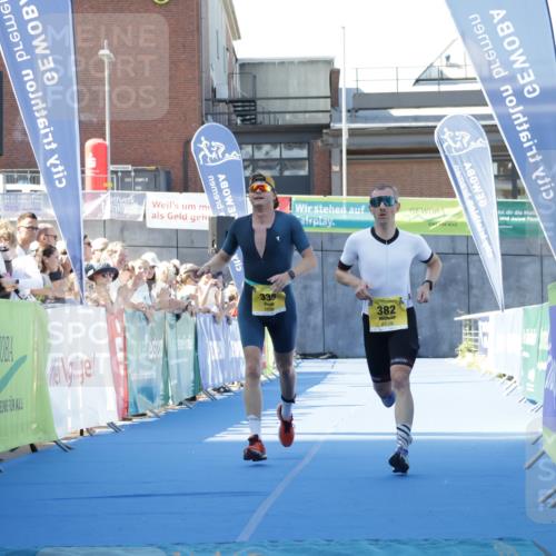 09.08.2026 - GEWOBA Citytriathlon Bremen Yannick Fuchs http://msf.ph/oto/9933221 09.08.2026 11:21:38 Ziel 336, 382 meine-sportfotos.de