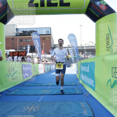 09.08.2026 - GEWOBA Citytriathlon Bremen Yannick Fuchs http://msf.ph/oto/9933235 09.08.2026 11:21:46 Ziel 359 meine-sportfotos.de