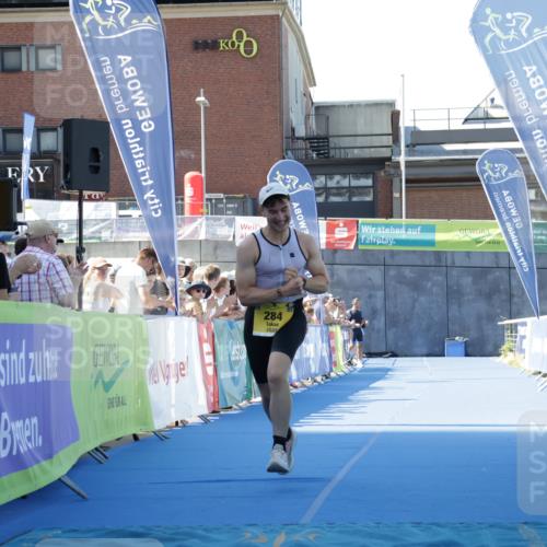 09.08.2026 - GEWOBA Citytriathlon Bremen Yannick Fuchs http://msf.ph/oto/9933242 09.08.2026 11:21:57 Ziel 284 meine-sportfotos.de