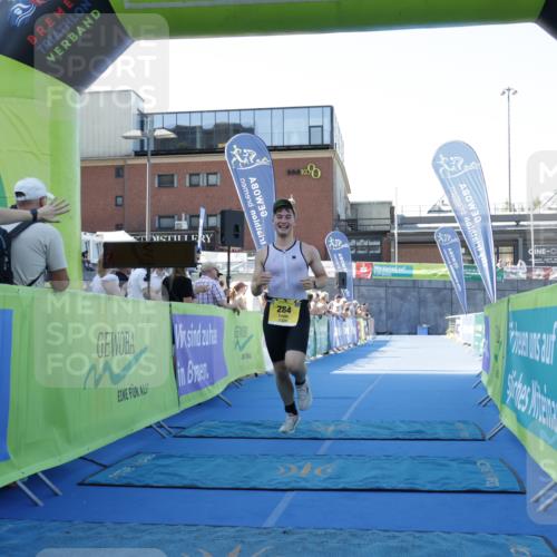 09.08.2026 - GEWOBA Citytriathlon Bremen Yannick Fuchs http://msf.ph/oto/9933246 09.08.2026 11:21:57 Ziel 284 meine-sportfotos.de