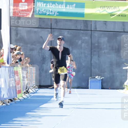 09.08.2026 - GEWOBA Citytriathlon Bremen Yannick Fuchs http://msf.ph/oto/9933262 09.08.2026 11:22:19 Ziel 332 meine-sportfotos.de