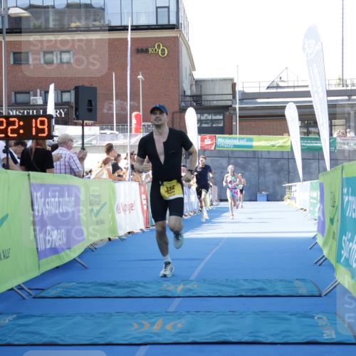 09.08.2026 - GEWOBA Citytriathlon Bremen Yannick Fuchs http://msf.ph/oto/9933266 09.08.2026 11:22:23 Ziel 304, 332, 465 meine-sportfotos.de