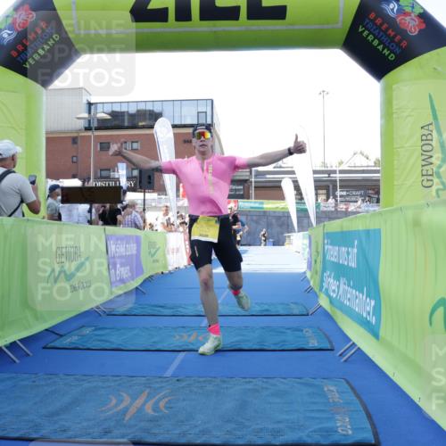 09.08.2026 - GEWOBA Citytriathlon Bremen Yannick Fuchs http://msf.ph/oto/9933315 09.08.2026 11:22:51 Ziel 81, 325, 328, 395, 493 meine-sportfotos.de