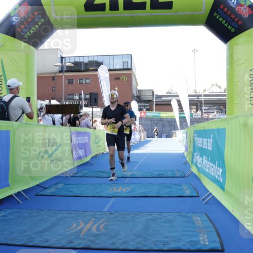 09.08.2026 - GEWOBA Citytriathlon Bremen Yannick Fuchs http://msf.ph/oto/9933323 09.08.2026 11:22:54 Ziel 325, 328, 493 meine-sportfotos.de