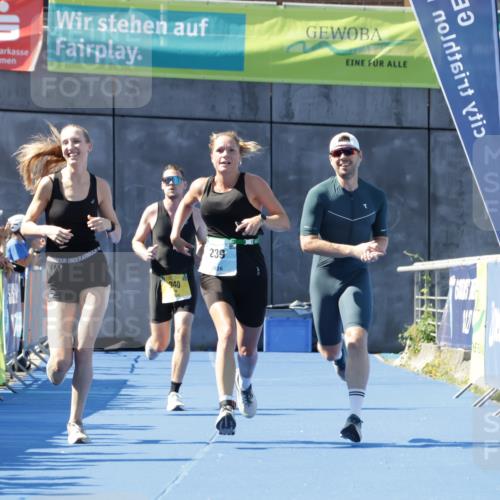 09.08.2026 - GEWOBA Citytriathlon Bremen Yannick Fuchs http://msf.ph/oto/9933379 09.08.2026 11:23:55 Ziel 239, 340 meine-sportfotos.de