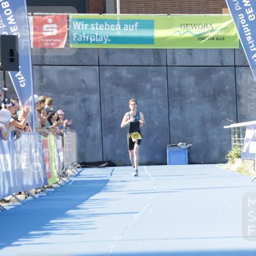 09.08.2026 - GEWOBA Citytriathlon Bremen Yannick Fuchs http://msf.ph/oto/9933396 09.08.2026 11:24:03 Ziel 340 meine-sportfotos.de