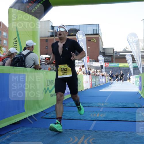 09.08.2026 - GEWOBA Citytriathlon Bremen Yannick Fuchs http://msf.ph/oto/9933445 09.08.2026 11:24:43 Ziel 43, 129, 383, 392, 398 meine-sportfotos.de