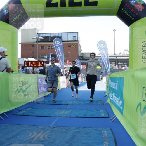 09.08.2026 - GEWOBA Citytriathlon Bremen Yannick Fuchs http://msf.ph/oto/9933488 09.08.2026 11:25:06 Ziel 23 meine-sportfotos.de