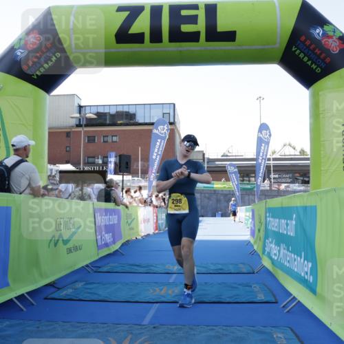09.08.2026 - GEWOBA Citytriathlon Bremen Yannick Fuchs http://msf.ph/oto/9933510 09.08.2026 11:25:36 Ziel 298 meine-sportfotos.de