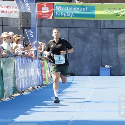 09.08.2026 - GEWOBA Citytriathlon Bremen Yannick Fuchs http://msf.ph/oto/9933542 09.08.2026 11:26:41 Ziel 1 meine-sportfotos.de