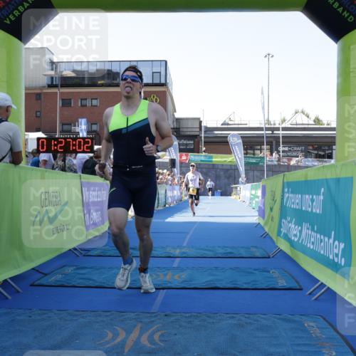 09.08.2026 - GEWOBA Citytriathlon Bremen Yannick Fuchs http://msf.ph/oto/9933558 09.08.2026 11:27:06 Ziel 329, 362, 396 meine-sportfotos.de