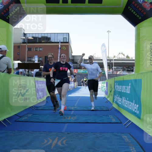 09.08.2026 - GEWOBA Citytriathlon Bremen Yannick Fuchs http://msf.ph/oto/9933577 09.08.2026 11:27:14 Ziel 215, 329 meine-sportfotos.de