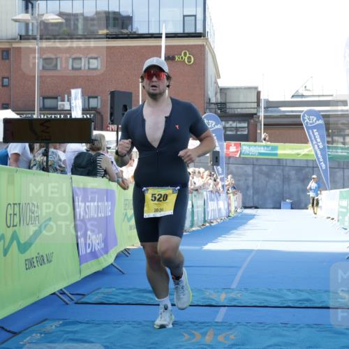 09.08.2026 - GEWOBA Citytriathlon Bremen Yannick Fuchs http://msf.ph/oto/9933599 09.08.2026 11:27:23 Ziel 339, 520 meine-sportfotos.de