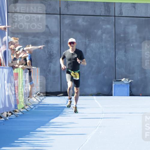 09.08.2026 - GEWOBA Citytriathlon Bremen Yannick Fuchs http://msf.ph/oto/9933602 09.08.2026 11:27:37 Ziel  meine-sportfotos.de