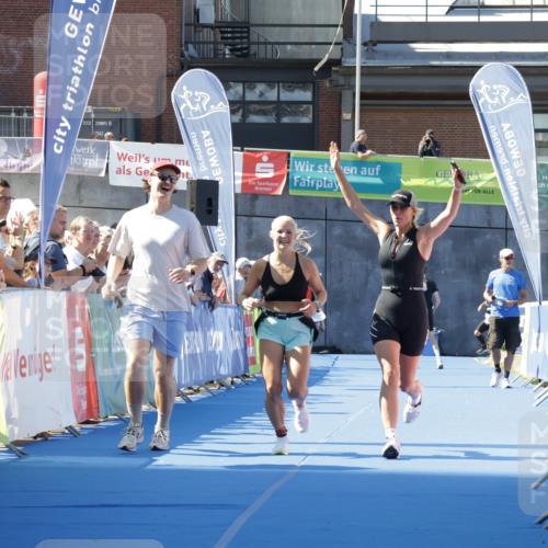 09.08.2026 - GEWOBA Citytriathlon Bremen Yannick Fuchs http://msf.ph/oto/9933626 09.08.2026 11:28:08 Ziel 209, 352 meine-sportfotos.de