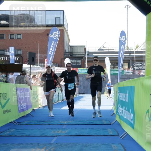 09.08.2026 - GEWOBA Citytriathlon Bremen Yannick Fuchs http://msf.ph/oto/9933649 09.08.2026 11:28:17 Ziel 29 meine-sportfotos.de