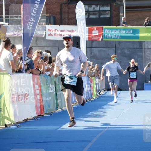 09.08.2026 - GEWOBA Citytriathlon Bremen Yannick Fuchs http://msf.ph/oto/9933680 09.08.2026 11:28:39 Ziel 99, 141 meine-sportfotos.de